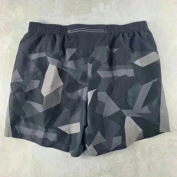 Under Armour Loose Geometric Shorts Sz XL Gray Black - Picture 2 of 6